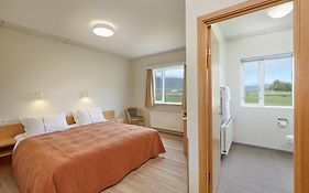 Hotel Tjarnir